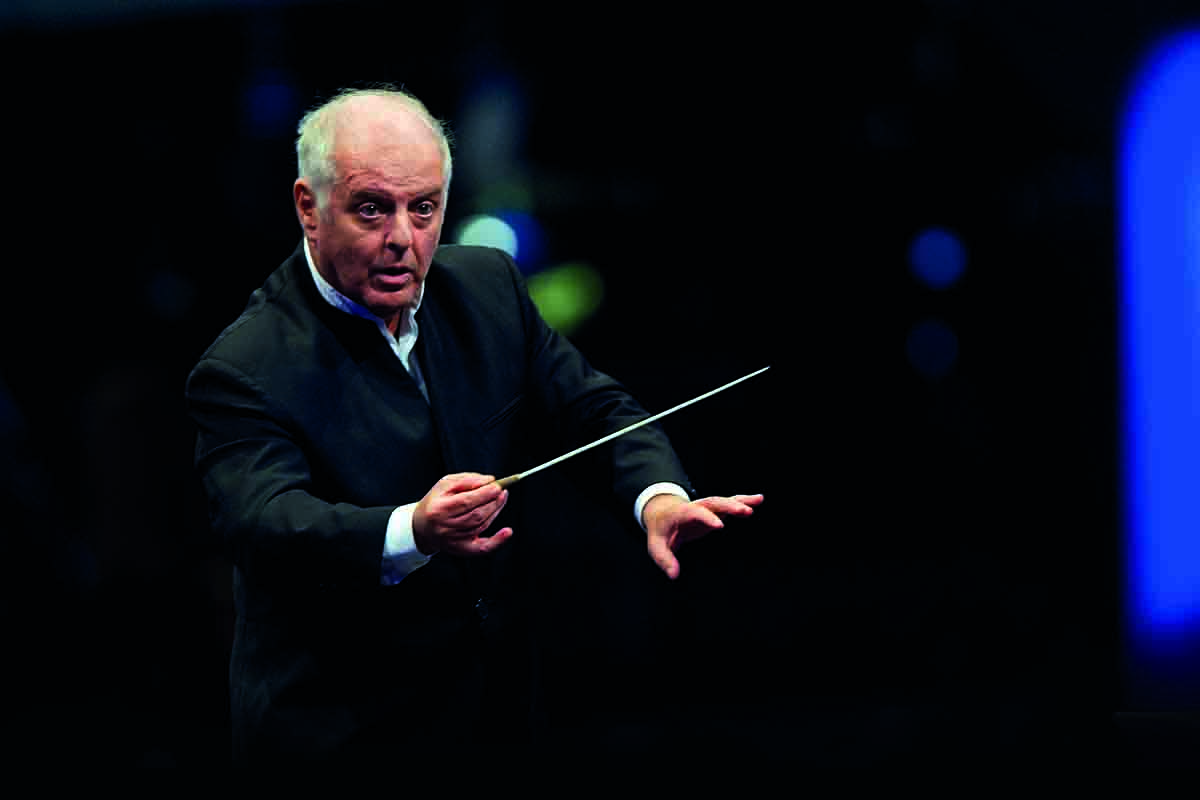 Daniel Barenboim: stepping back from performance (photo: Richard Schuster  / DG) 