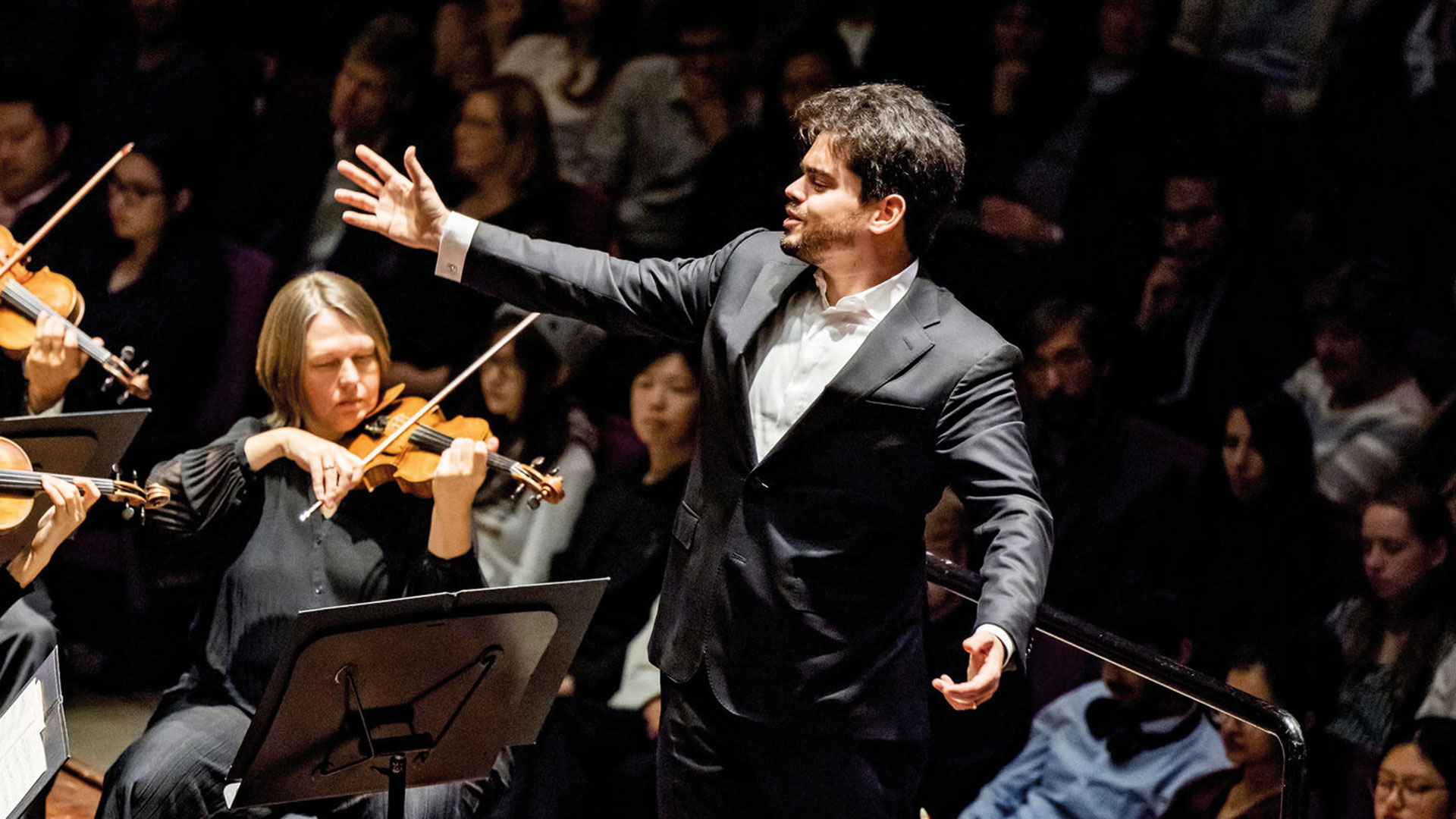 Lahav Shani (photo: Guido Pijper)